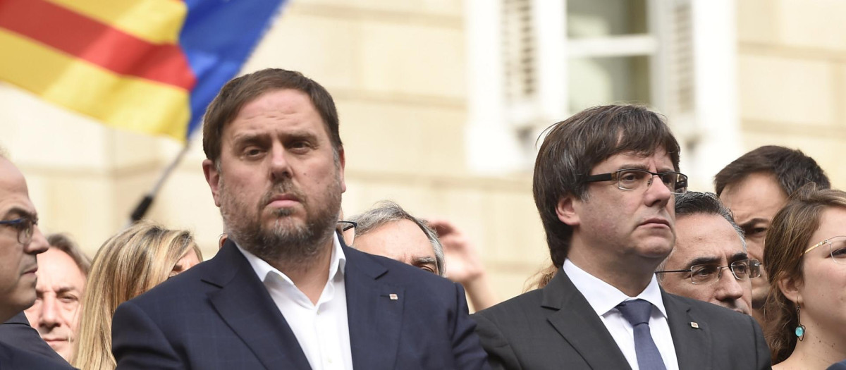 Carles Puigdemont y Oriol Junqueras en octubre de 2017