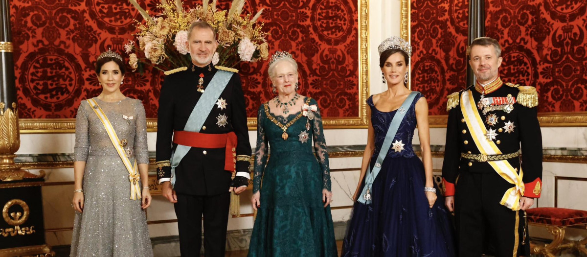 Los Reyes Felipe VI y Letizia junto a la reina Margarita II de Dinamarca y los príncipes herederos, Federico y Mary