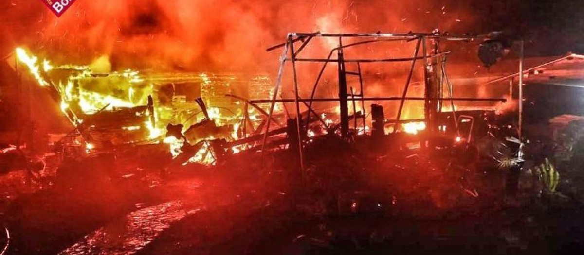 Incendio forestal en Confrides Alicante
