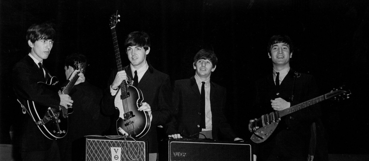 Los Beatles durante uno de sus conciertos