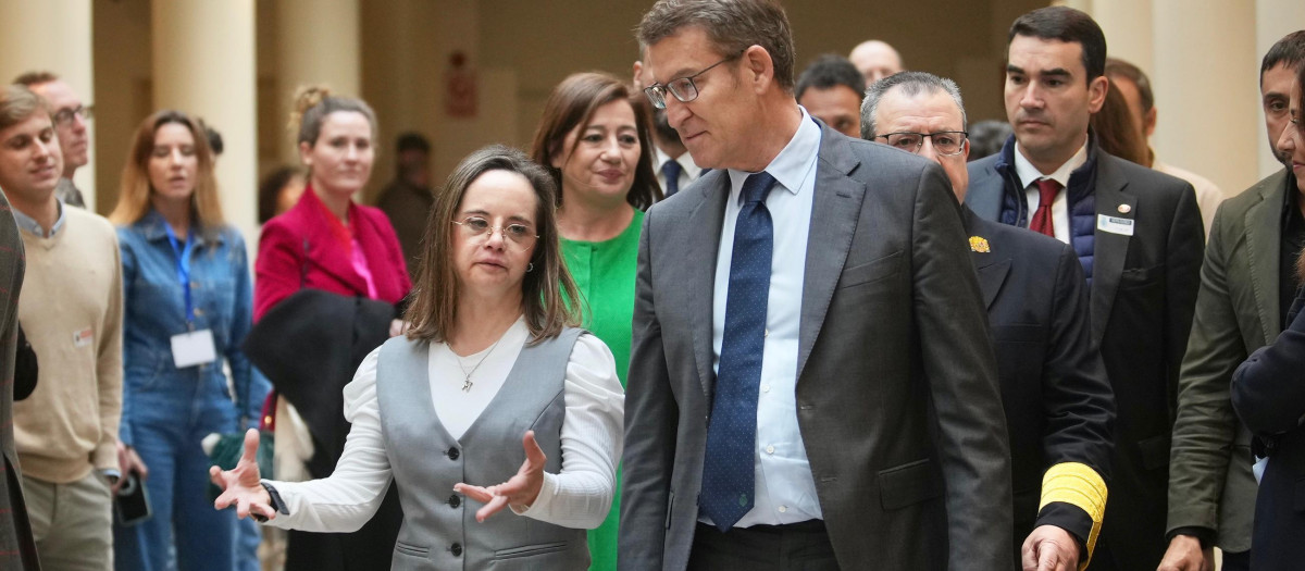 Feijóo junto a la diputada del PP en las Cortes valencianas Mar Galcerán