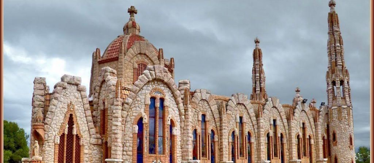 Santuario de Santa María Magdalena 'Pequeña Sagrada Familia' en Novelda
