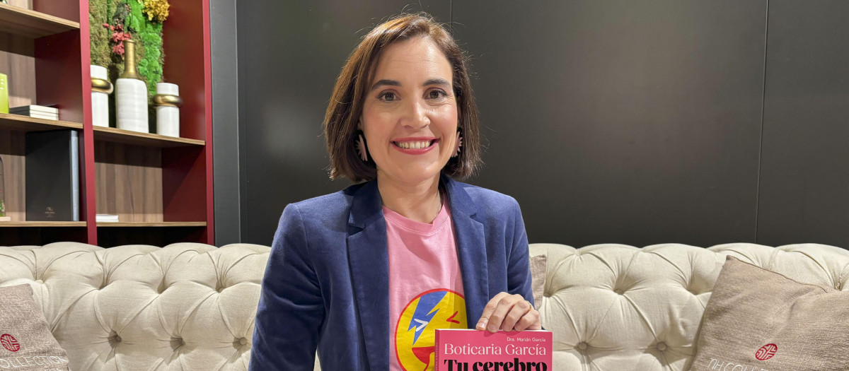 MADRID, 17/01/2024.-La nutricionista y divulgadora Marián García, más conocida por Boticaria García, asegura que no hay un método infalible para perder grasa e insta a huir de determinadas dietas que "no deberíamos hacer ni aunque nos pagaran", así como de los "gurus nutricionales" que no se basan en la ciencia. En una entrevista con EFE, Boticaria García desentraña las claves de su último libro "Tu cerebro tiene hambre" (Planeta), en el que los lectores van a encontrar "estrategias prácticas", que pueden incorporar en su día a día, "para perder grasa y ganar salud haciendo algo diferente a los que nos han contado toda la vida".-EFE/ Berta Pinillos