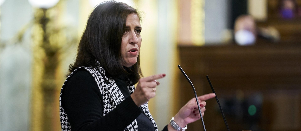La diputada del PSOE Esther Peña Camarero interviene en una sesión plenaria en el Congreso de los Diputados, a 23 de noviembre de 2021, en Madrid, (España). El proyecto de Presupuestos Generales del Estado de 2022 afronta a partir de este lunes en el Pleno sus votaciones decisivas antes de su aprobación y remisión al Senado, donde deberá completar su tramitación. En esta segunda jornada de votaciones el debate se inicia con las sucesivas secciones de las cuentas, a defender por cada ministro.
23 NOVIEMBRE 2021;SESIÓN PLENARIA;CONGRESO DE LOS DIPUTADOS;MADRID;PRESUPUESTOS GENERALES DEL ESTADO
A. Pérez Meca / Europa Press
(Foto de ARCHIVO)
23/11/2021