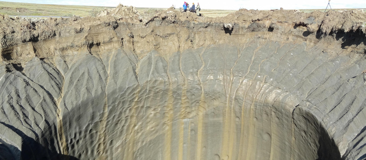 Cráter fotografiado en 2014 en la Península de Yamal, en Siberia