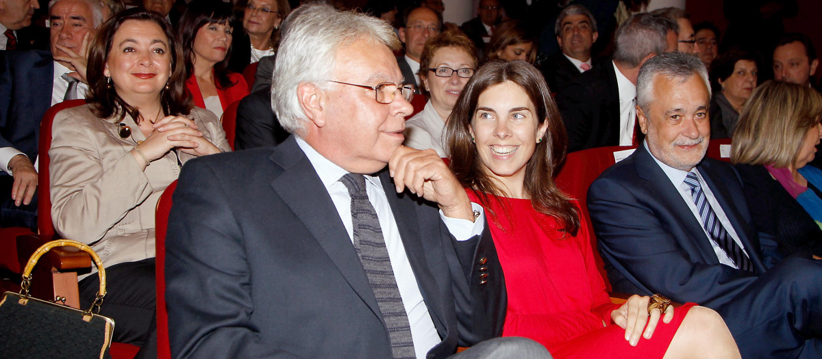 EL EX PRESIDENTE FELIPE GONZALEZ JUNTO A SU HIJA MARIA GONZALEZ ROMERO Y JOSE ANTONIO GRIÑAN DURANTE EL HOMENAJE RECIBIDO CON MOTIVO DEL 20ª ANIVERSARIO DE LA EXPO DE SEVILLA
19/04/2012
SEVILLA