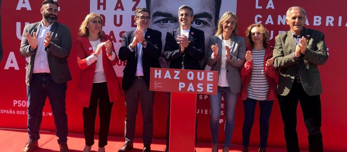 Patxi López junto a Susana Herrán y otros dirigentes del PSOE