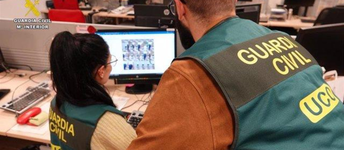 Agentes de la Guardia Civil