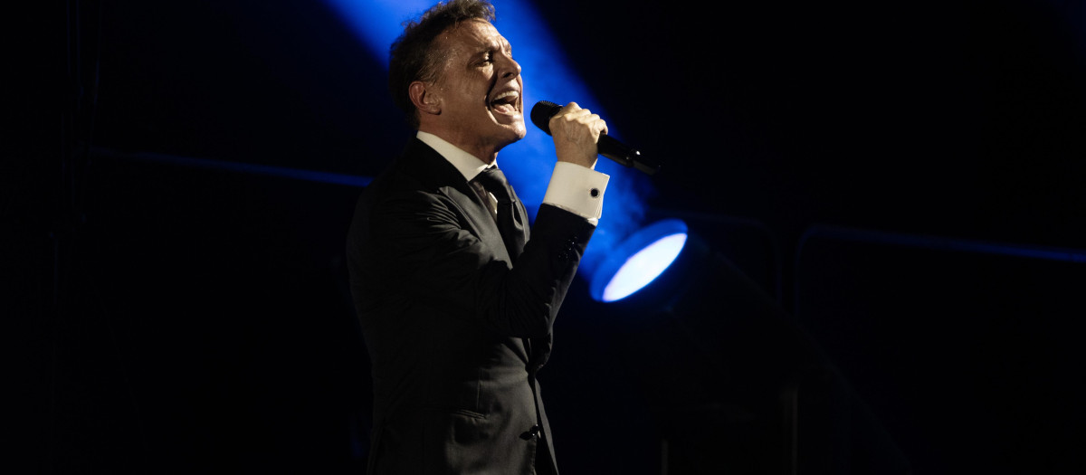 Luis Miguel durante su concierto en Santo Domingo