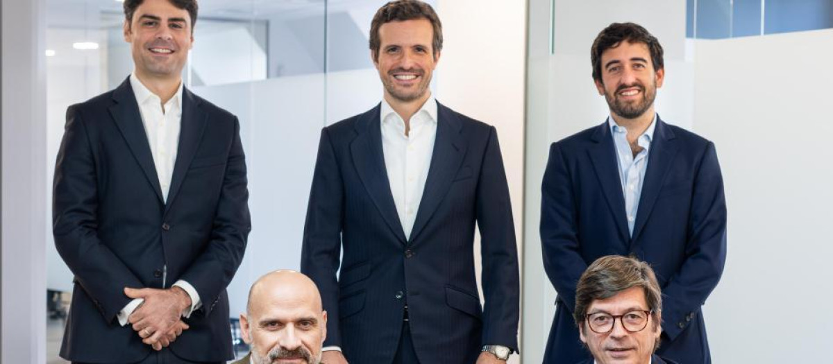 Pablo Casado junto a varios socios en su nuevo fondo