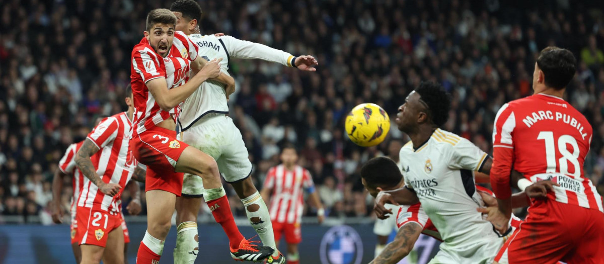 El momento en el que Vinicius conecta con el centro de Tchouaméni para empatar el partido