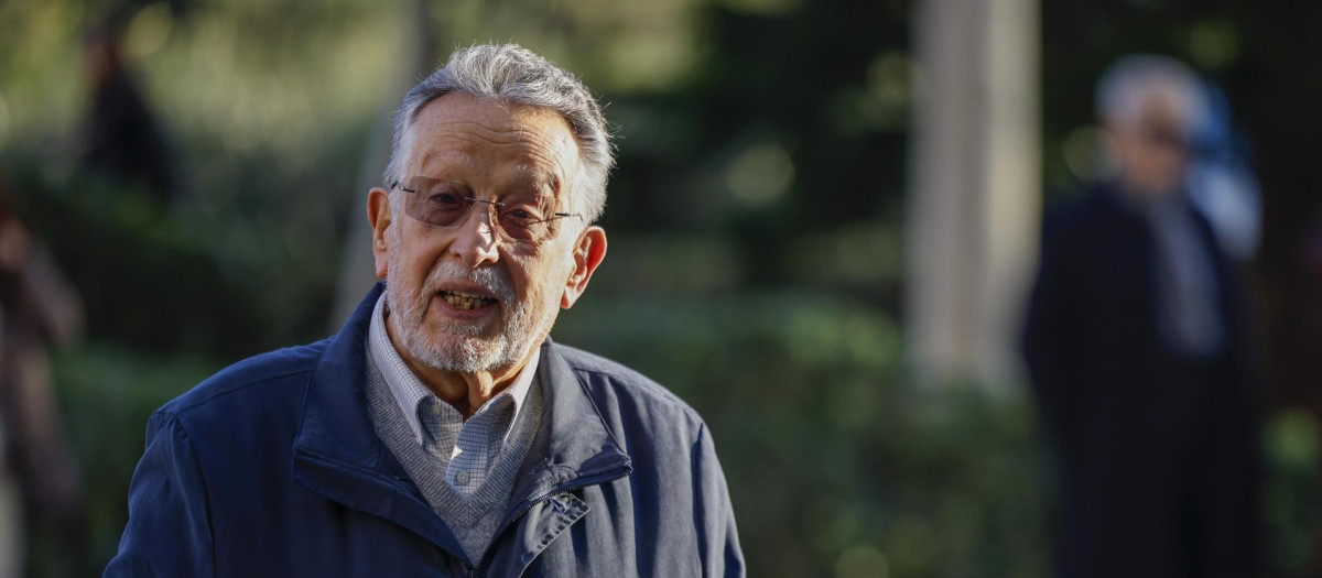 El exvicealcalde Alfonso Grau, a su llegada como procesado a la Audiencia de Valencia que empieza a juzgar la pieza A del caso Imelsa