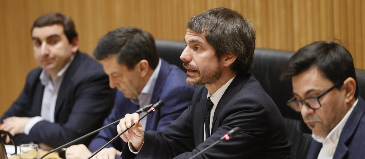 El ministro de Urtasun durante la Comisión de Cultura del pasado lunes