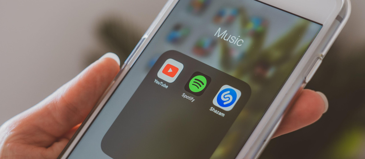 Escuchar música es una de las actividades favoritas de los jóvenes