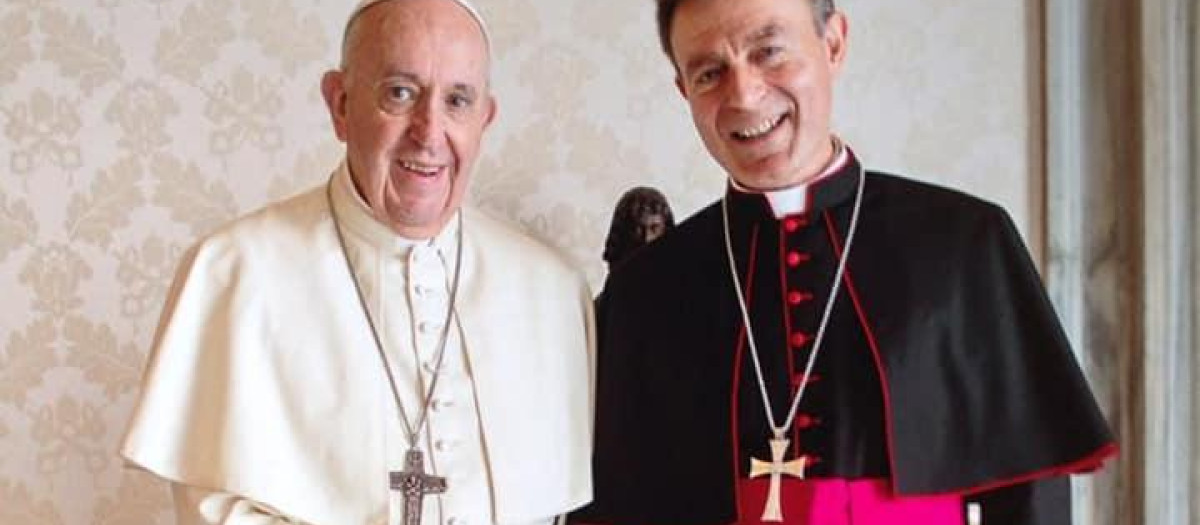 El Papa Francisco junto a Luis Miguel Muñoz, en 2020