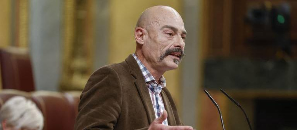 El diputado de Sumar, Txema Guijarro, durante un pleno en el Congreso de los Diputados