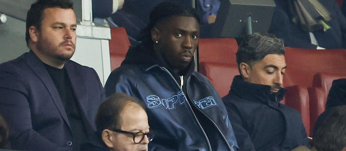 Kean el otro día en la grada del Metropolitano viendo el partido del Atlético