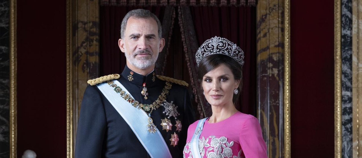 Retrato oficial de gala del matrimonio