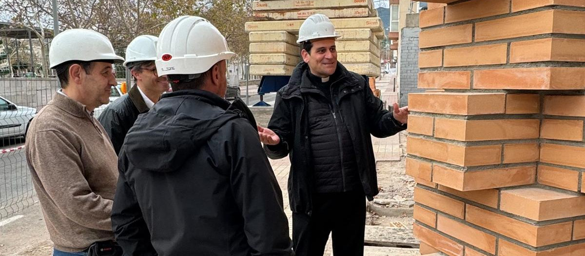 Los ladrillos del templo de San Juan Pablo II de Benicasim