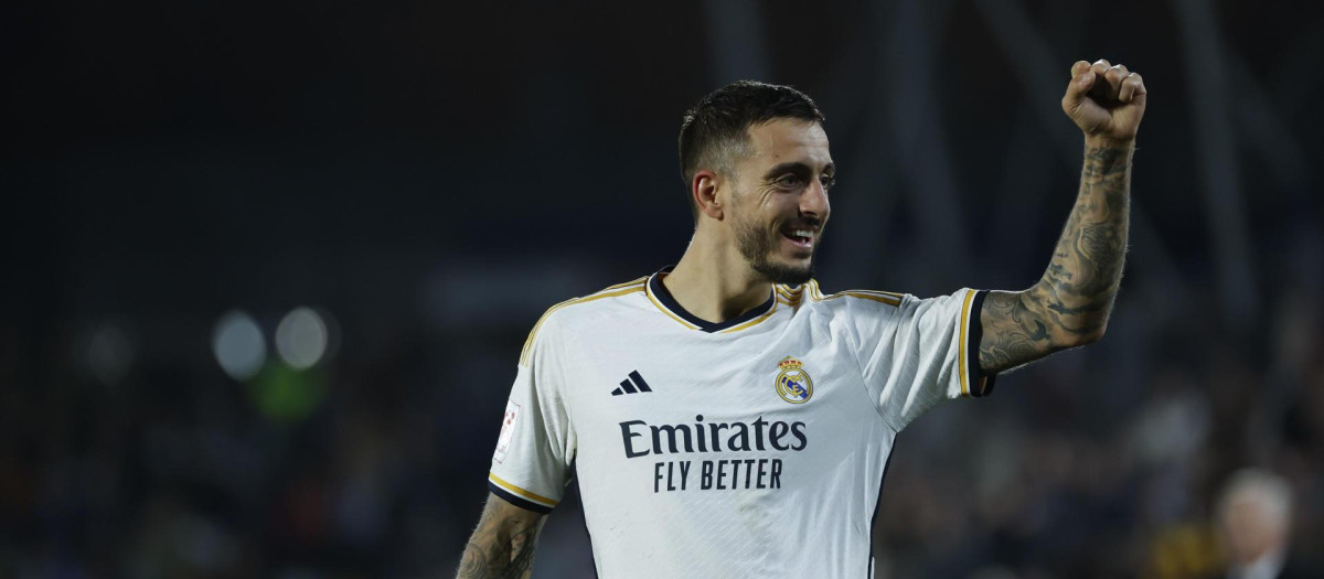 Joselu celebra un gol con el Real Madrid