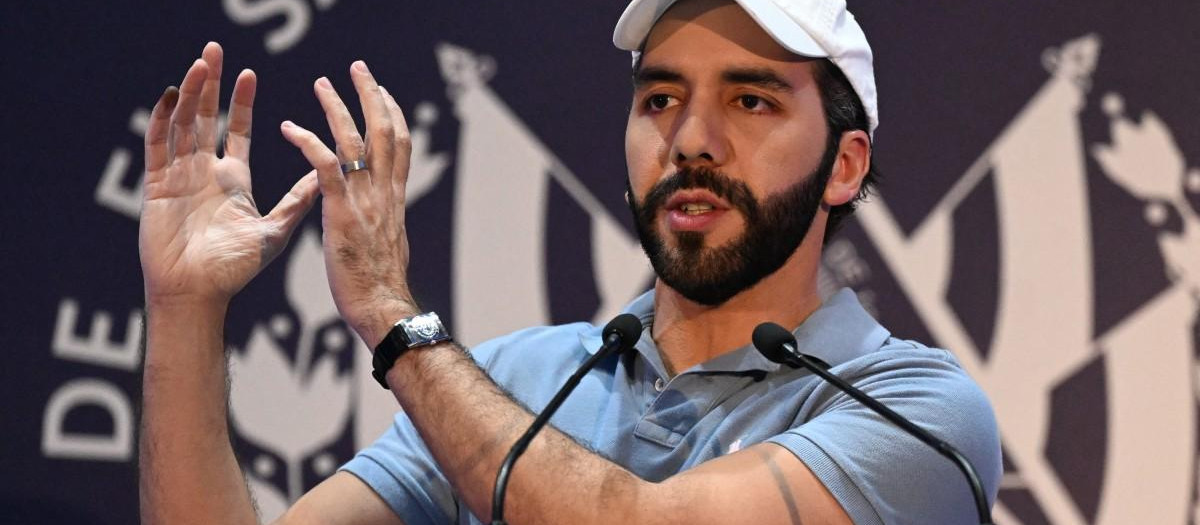 Nayib Bukele, durante una conferencia después de votar