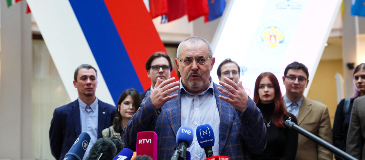 Boris Nadezhdin habla ante los medios tras ser vetado por la Comisión Electoral