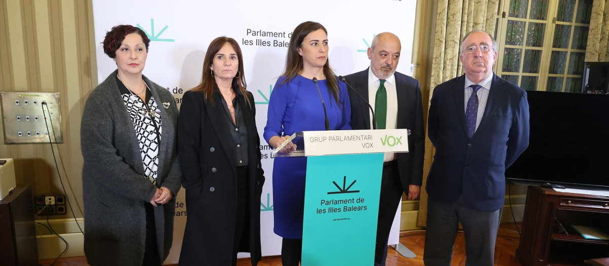 Los cinco diputados que expulsaron a Le Senne y De Las Heras del grupo parlamentario en Baleares