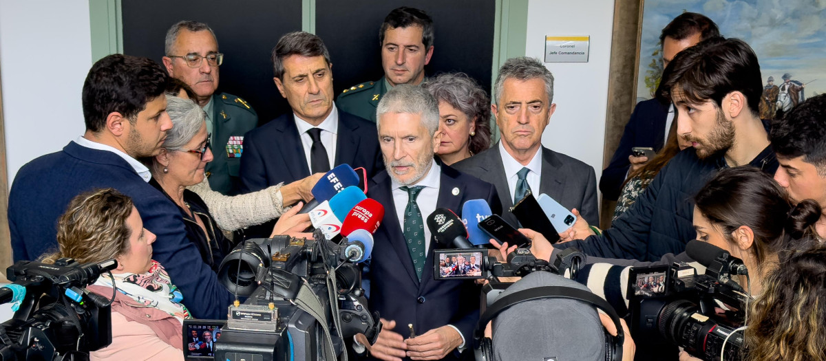 El ministro del Interior es responsable de no dotar a los uniformados de los medios necesarios