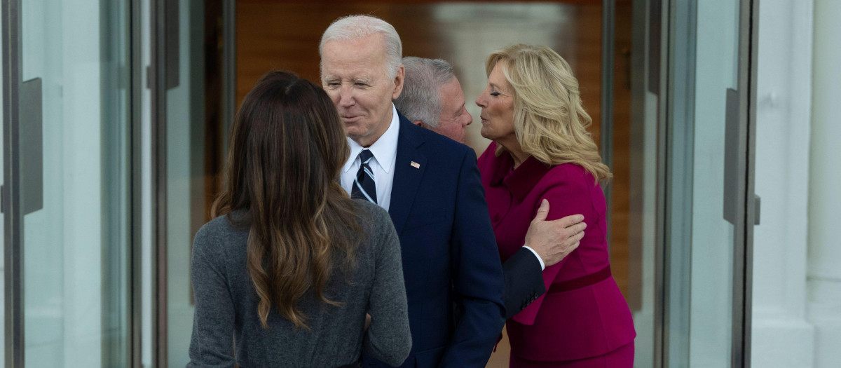 Joe Biden saluda a Rania de Jordania