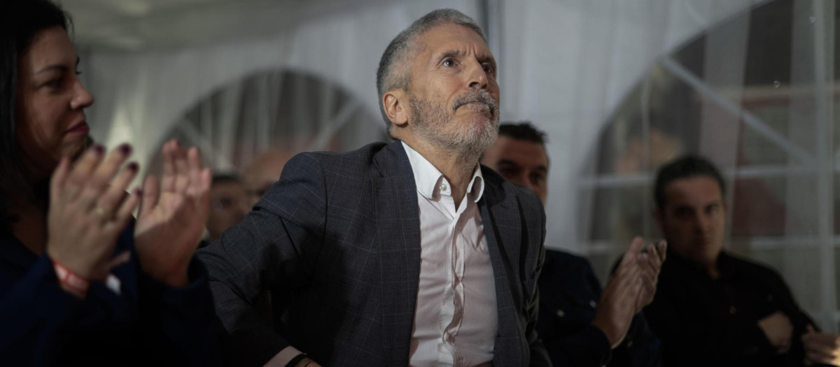 El ministro del Interior, Fernando Grande-Marlaska, participa en un mitin en Pobra de Trives