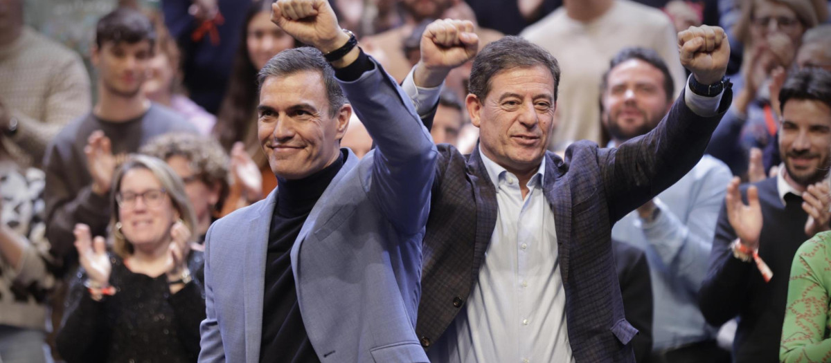 Pedro Sánchez y su candidato a la Xunta de Galicia, José Ramón Gómez Besteiro