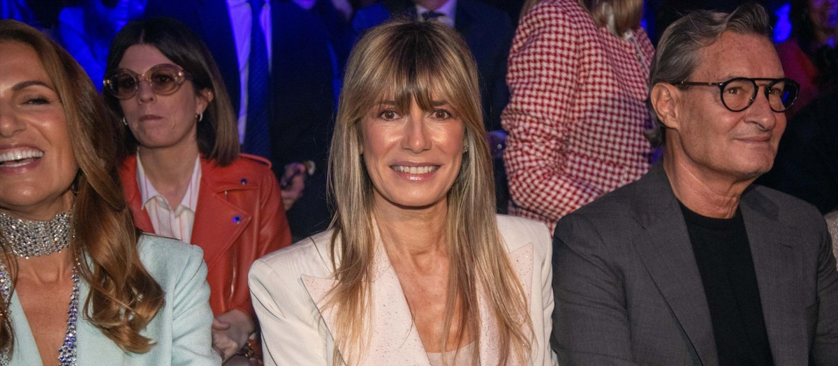 Begoña Gómez durante el front row del desfile de la firma Pedro del Hierro en la Mercedes Benz Fashion Week Madrid, a 15 de febrero de 2024, en Madrid (España).
MODA;PHOTOCALL
José Oliva / Europa Press
15/2/2024