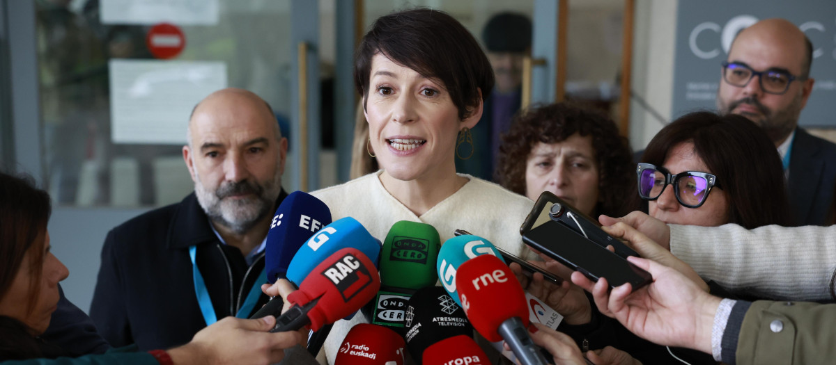 La candidata del BNG, Ana Pontón, justo después de depositar el voto