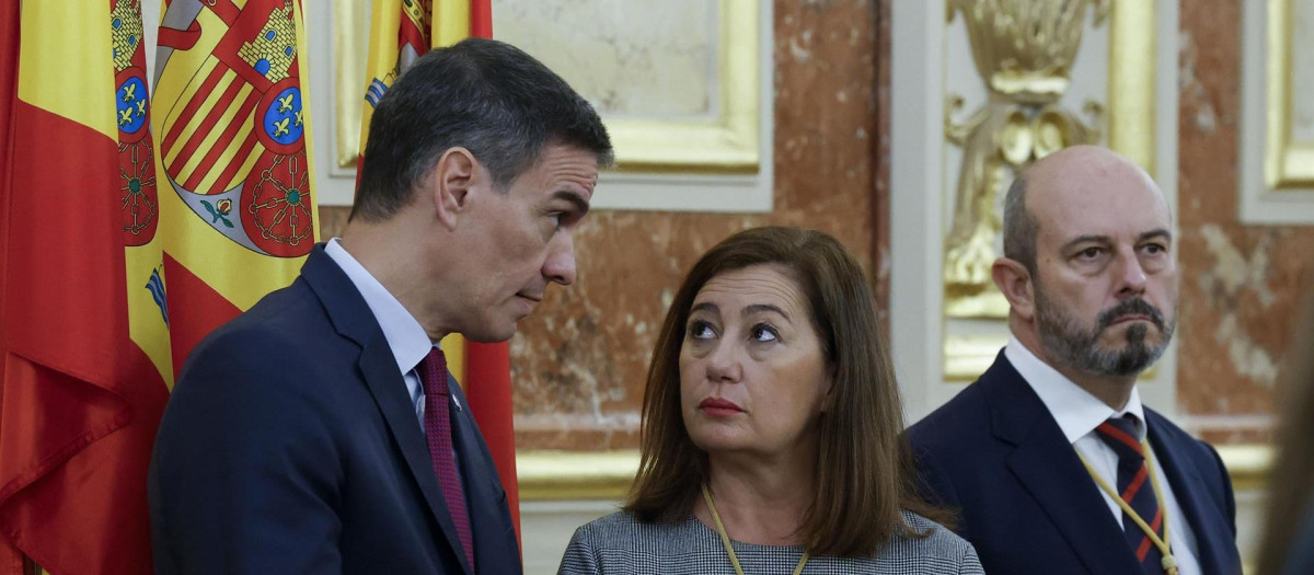 Pedro Sánchez y Francina Armengol, en el acto de apertura de la XV Legislatura
