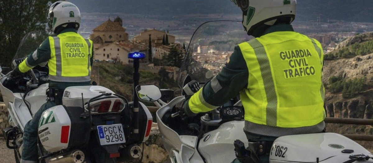 Agentes de la Guardia Civil de Tráfico