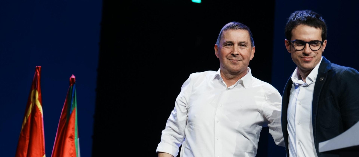 Otegi da la bendición al candidato de su formación al Gobierno vasco, su pupilo, Pello Otxandiano