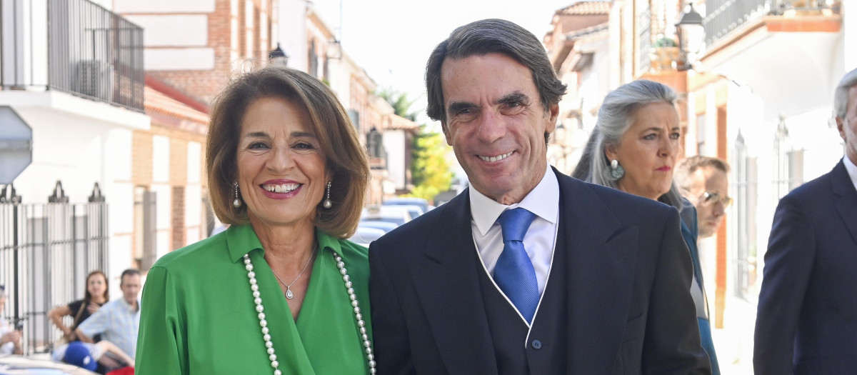 Former President Jose Maria Aznar and Ana Botella during the wedding of Carla Mayor Bastida and Jaime Bernaola in Brunete on Saturday, 7 October 2023.
