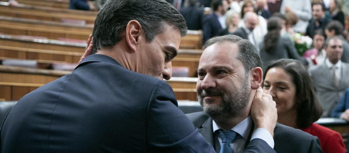 Sánchez y Ábalos en la investidura de éste en enero de 2020 en el Congreso