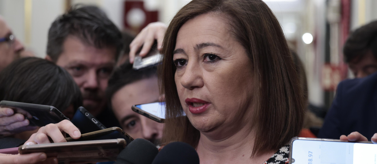 La presidenta del Congreso de los Diputados, Francina Armengol, se dirige a medios de comunicación a su llegada a la Junta de la Mesa del Congreso