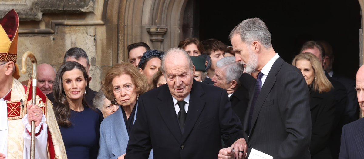 Los Reyes Felipe y Letizia con Don Juan Carlos y Doña Sofía en Windsor