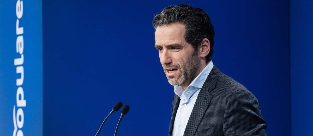 El portavoz del PP, Borja Sémper, durante una rueda de prensa posterior a la reunión del Comité de Dirección del Partido Popular, en la sede nacional del PP de Génova, a 26 de febrero de 2024, en Madrid (España). Durante la comparecencia, Sémper ha anunciado que los 'populares' impulsarán una comisión de investigación en el Senado sobre el denominado como 'caso Koldo' como respuesta a la investigación parlamentaria que ha planteado el PSOE en el Congreso. En este contexto, hoy el PSOE ha exigido a Ábalos su dimisión por el caso.
26 FEBRERO 2024;PP;SEMPER;CASO KOLDO;ÁBALOS
Carlos Luján / Europa Press
26/2/2024