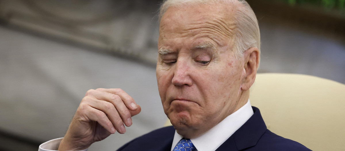La popularidad de Biden no deja de descender mientras que Trump mantiene su carrera victoriosa en las primarias
