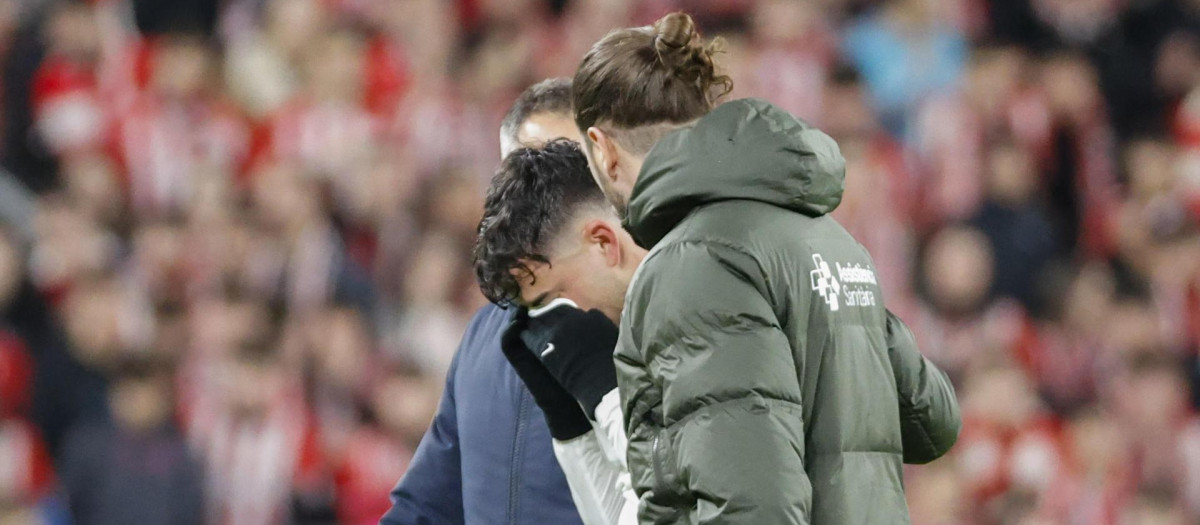 Pedri se retiró llorando de San Mamés tras una nueva lesión