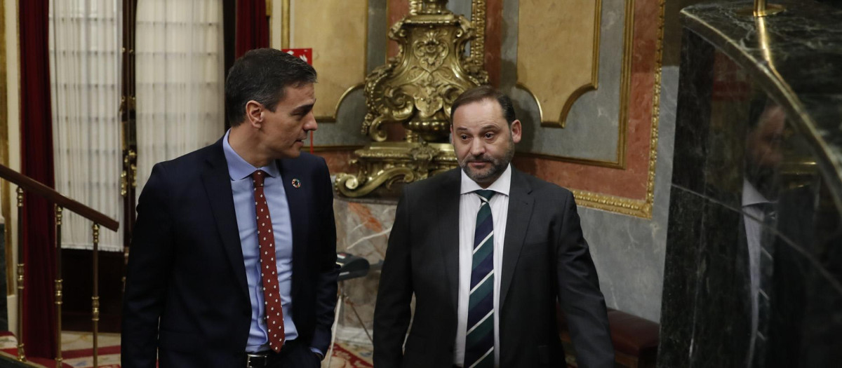 Sánchez y Ábalos en el Congreso, en febrero de 2020