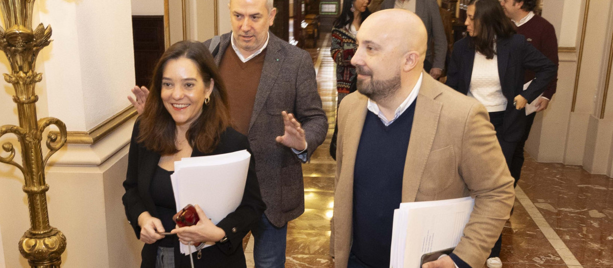 La alcaldesa de La Coruña, Inés Rey, y el portavoz del Gobierno local, José Manuel Lage Tuñas.