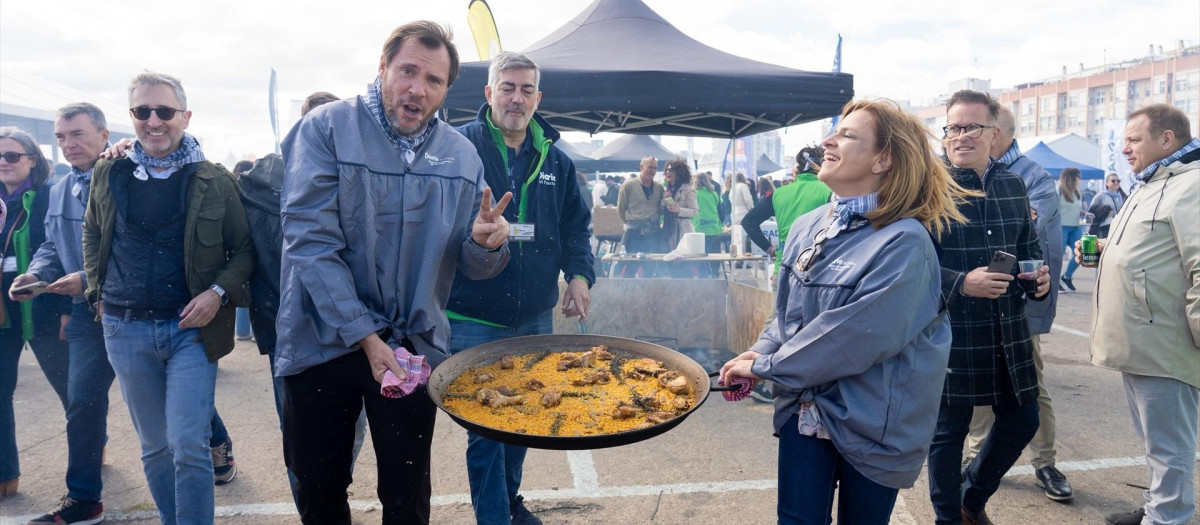 El ministro Puente y la delegada del Gobierno en la Comunidad Valenciana, este viernes en Valencia
