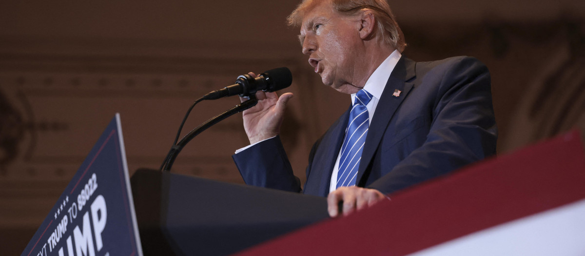 Donald Trump durante un discurso en su mansión de Mar-a-Lago en Florida