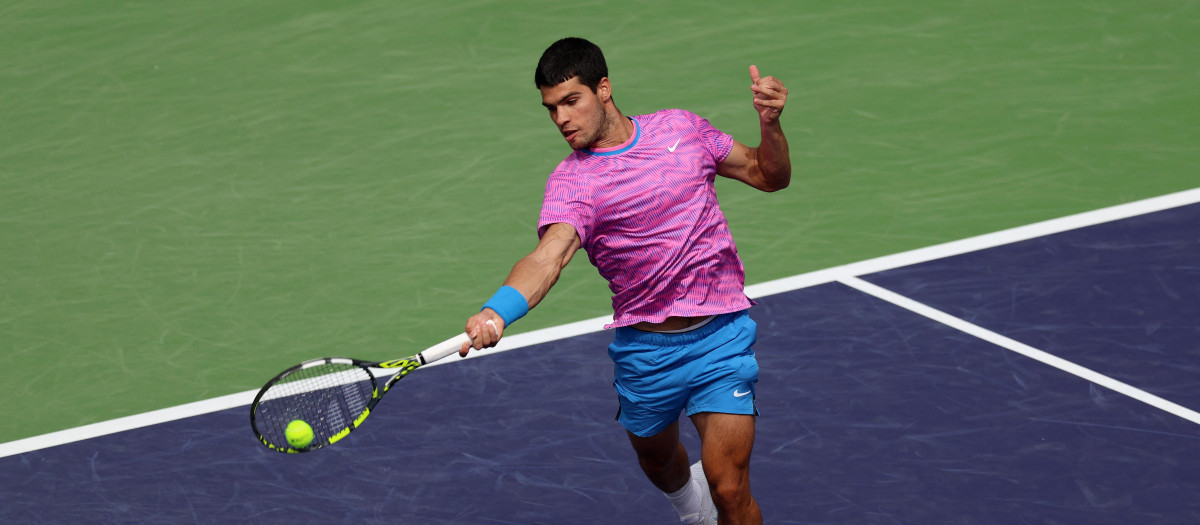 Carlos Alcaraz ha pasado a octavos de Indian Wells tras ganar a Auger-Aliassime en dos sets