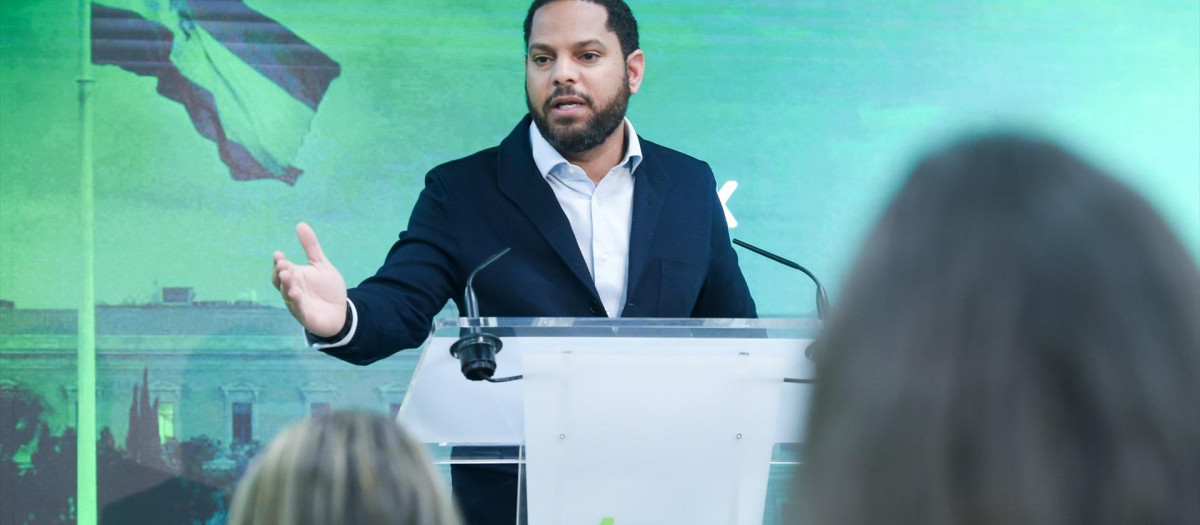 El vicepresidente de VOX, Ignacio Garriga, durante una rueda de prensa