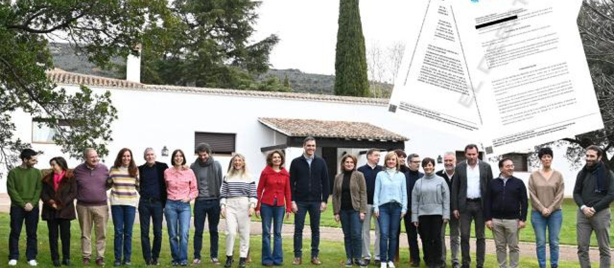 Sánchez y su Gobierno en la finca Quintos de Mora, en Toledo, el pasado enero